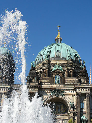 Foto Brunnen im Lustgarten - Berlin