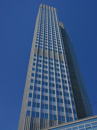 Foto Eurotower mit Häusern