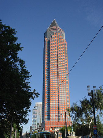 Messeturm vor Kastor Foto 