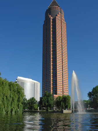 Messeturm mit Ludwig-Erhard-Anlage Fotos