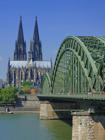 Hohenzollernbrücke am Kölner Dom