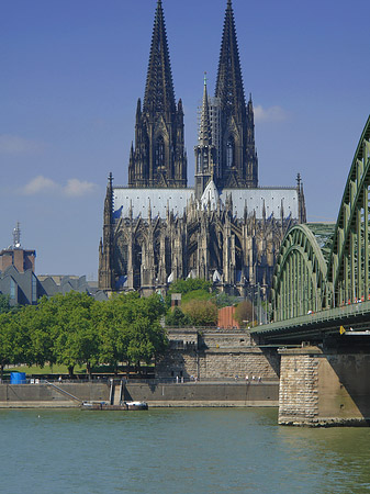 Hohenzollernbrücke beim Kölner Dom