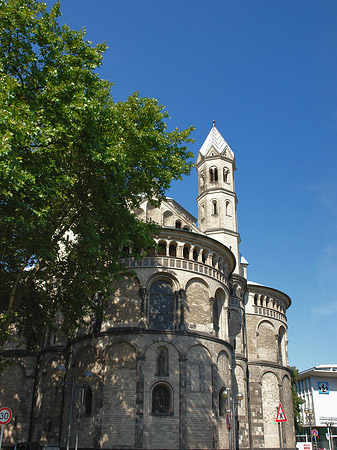 Seitentürme und Westturm der St Aposteln