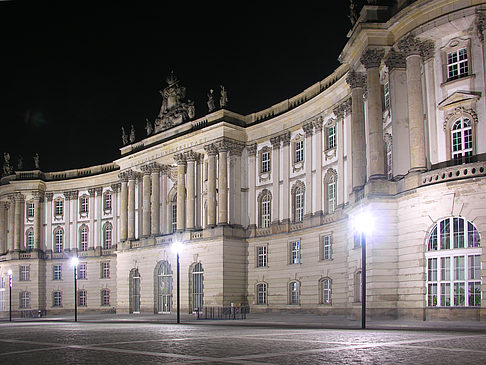 Foto Alte Bibliothek am Bebelplatz bei Nacht