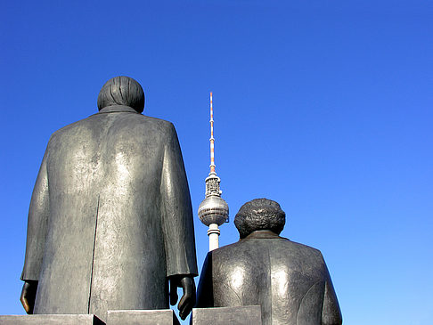 Foto Marx und Engels am Alex - Berlin