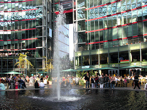 Sony Center - Brunnen Fotos