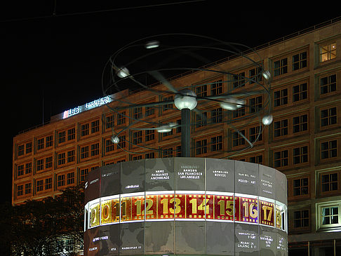 Foto Weltzeituhr am Alexanderplatz - Berlin