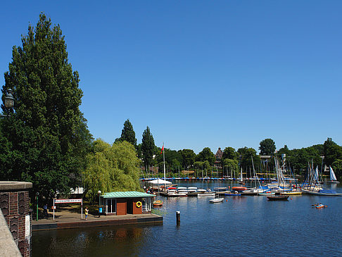 Foto Bootsverleih und Hafen auf der Außenalster