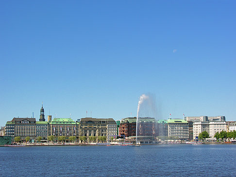 Foto Fontäne auf der Binnenalster - Hamburg