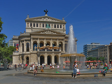 Foto Alte Oper mit Opernplatz