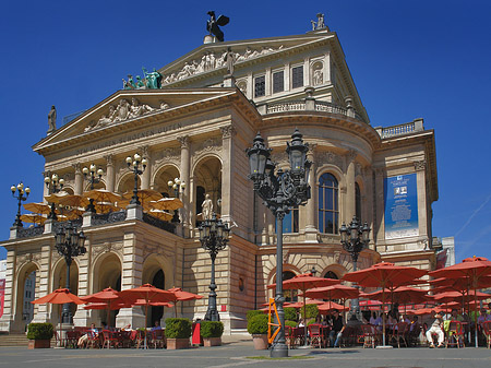 Fotos Alte Oper mit Schirmen | Frankfurt am Main