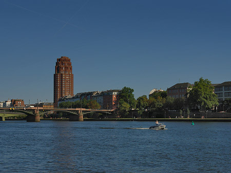 Main Plaza und Untermainbrücke