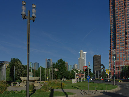 Fotos Messeturm mit Ludwig-Erhard-Anlage