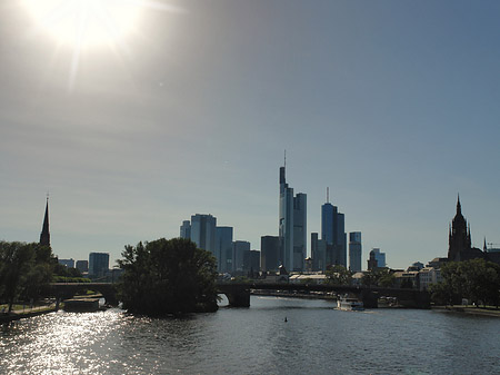 Foto Skyline von Frankfurt mit Alter Brücke