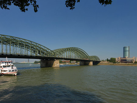 Fotos Hohenzollernbrücke reicht ans Kennedyufer | Köln