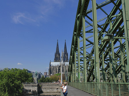 Hohenzollernbrücke beim Kölner Dom