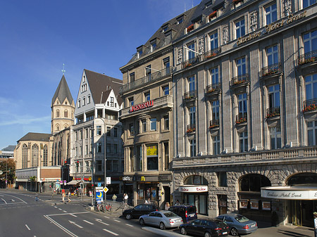 St Andreas mit Komödienstraße und Häusern