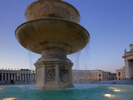 Brunnen und Obelisk Foto 